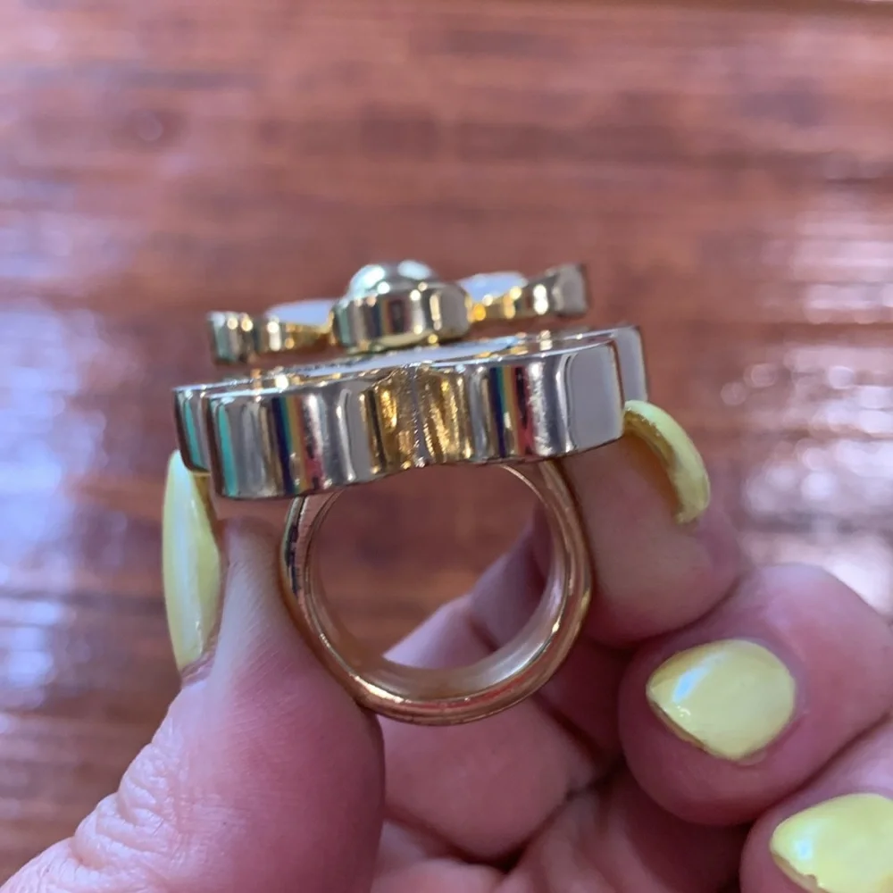 Limited-Edition 2007 Marc Jacobs “Daisy” Statement Perfume Ring - Picture 15 of 17